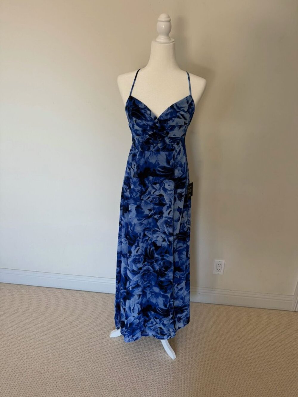 Lulus Blue Floral Twist Front Maxi Dress NWT Size S